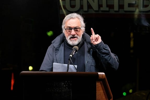 Galéria: Nézegess sztárokat, amint épp a Trump-ellenes tüntetésen szónokolnak New Yorkban