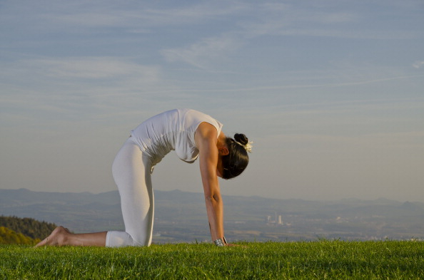 Galéria: 6 hatékony jóga póz fejfájás ellen – kezdőknek is