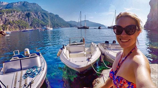 Galéria: A szexi pilótanő az extrém sportokban is nagyon ott van