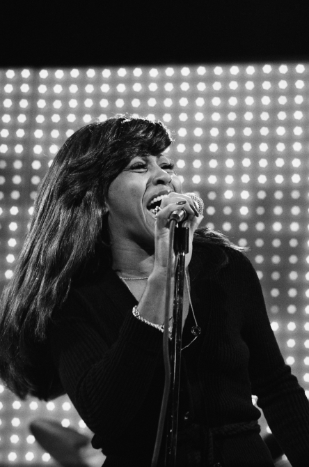 Galéria: Tina Turner 77 évesen is szuperül néz ki!