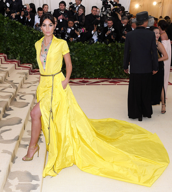 Galéria: Hasig kivágott estélyi hódít Hollywoodban