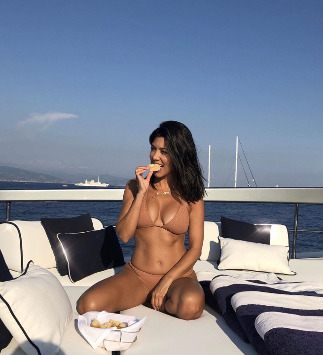 Galéria: Kourtney Kardashian szexibb, mint valaha!