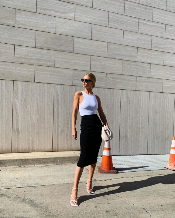 Galéria: Rosie Huntington-Whiteley áttetsző pólóban