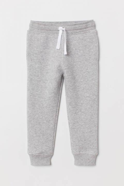 Galéria: A tökéletes viselet home office alatt: pizsama, macinaci, vagy egy kényelmes farmer?
