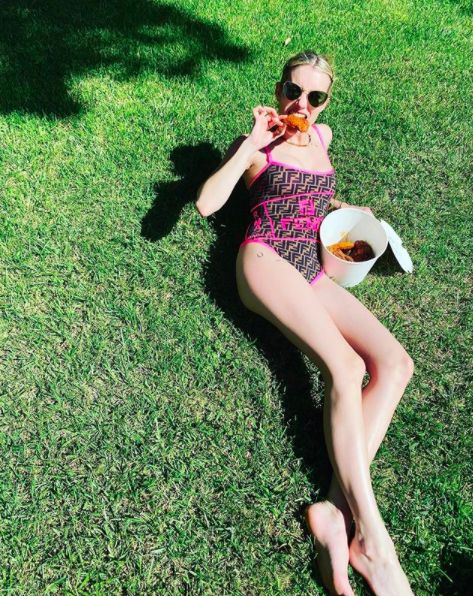 Galéria: Emma Roberts babát vár, de cseppet sem látszik rajta