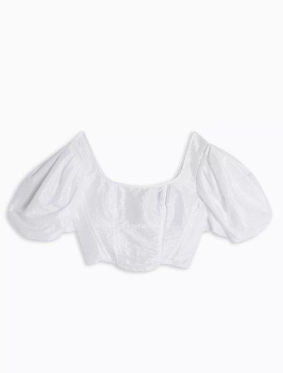 Galéria: Egy ilyen francia stílusú felsőt mindenképpen érdemes beszerezned