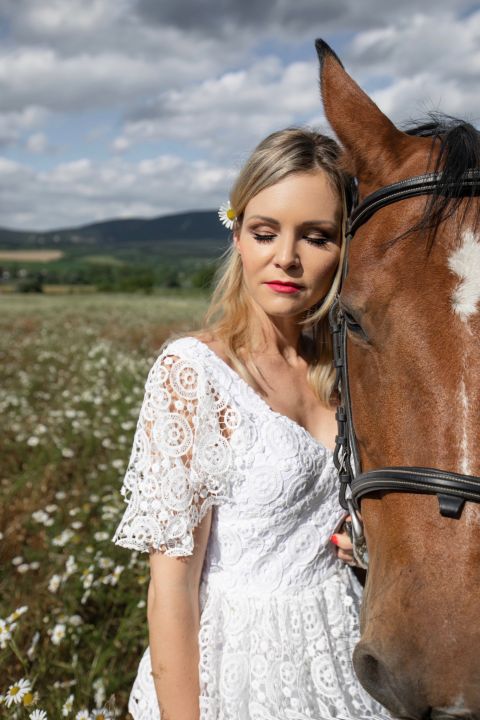 Galéria: Marton Adrienn a magyar divattervezők elkötelezett rajongója