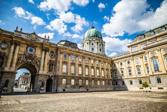 Galéria: 10 budapesti épület, amit mindenkinek látnia kéne - belülről is