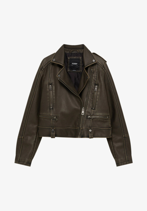 Galéria: Tavaszi trendtipp: Irina Shayk szupermenő oversize motoros dzsekije