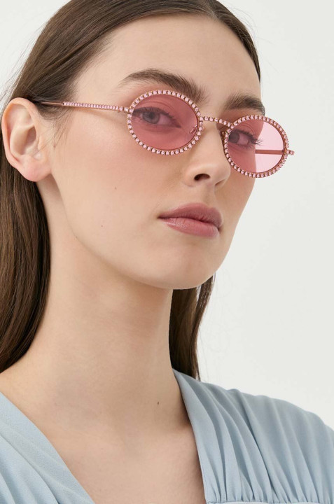 Galéria: A 2023-as tavaszi-nyári szezon legmenőbb színes napszemüvegei