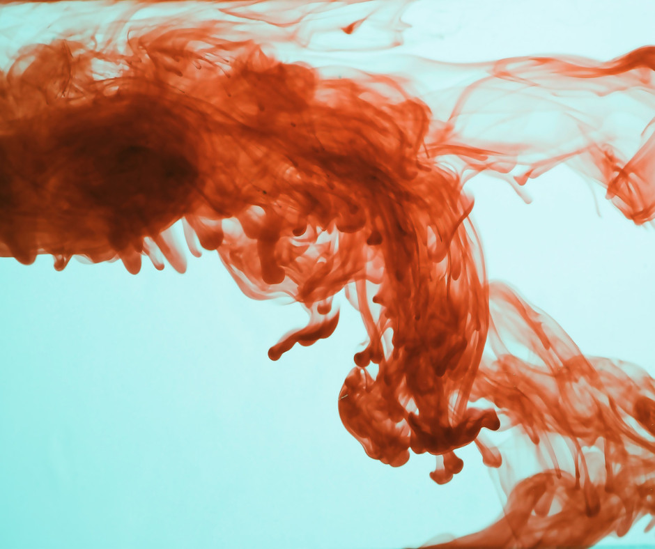 Galéria: Minden hónapban a menstruációs véremmel készítek festményt