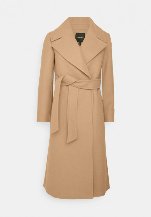 Galéria: A francia nők rajonganak ezért a két színért ezen a télen