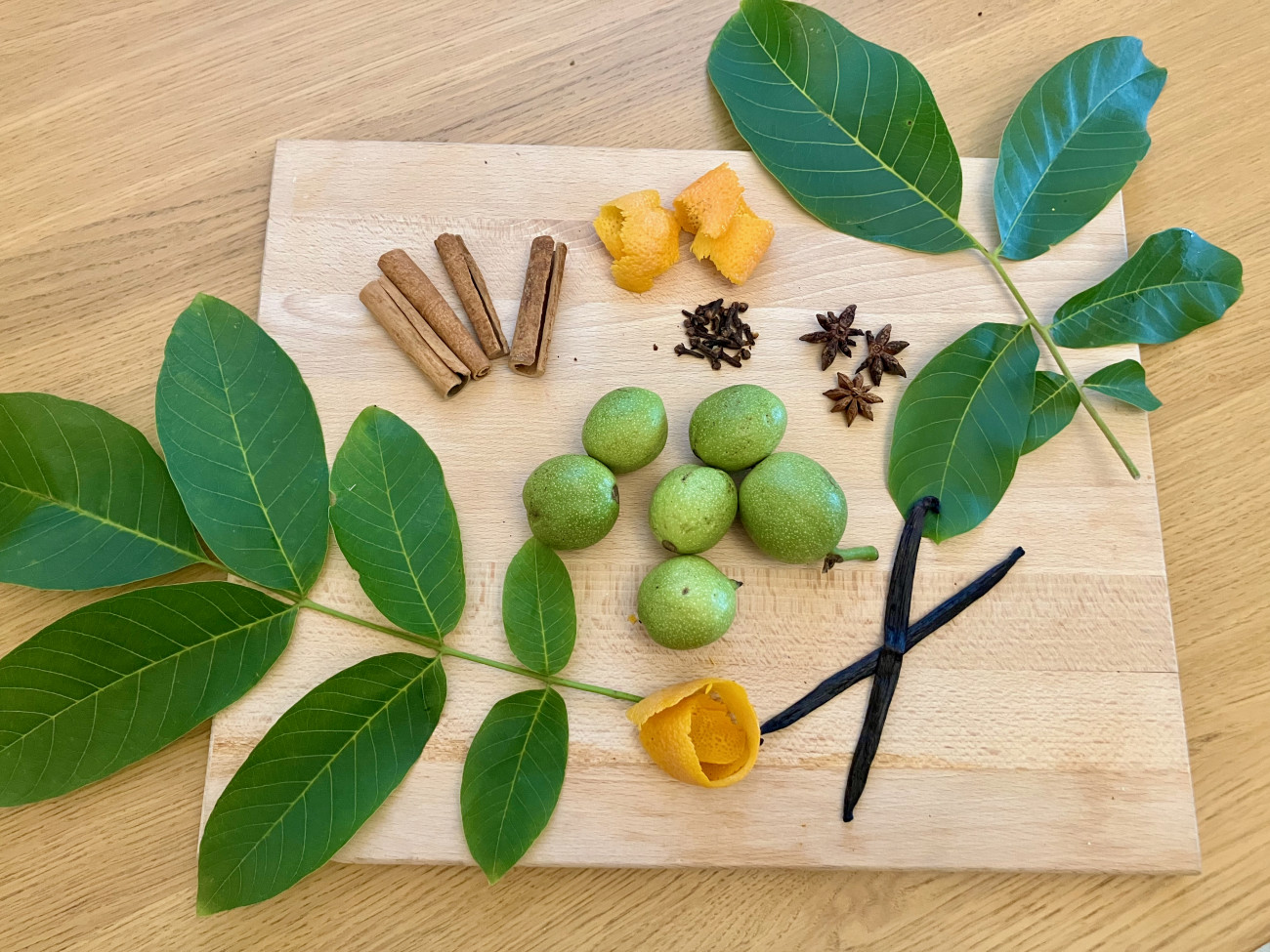 Galéria: Így készül a legfinomabb zölddió-likőr