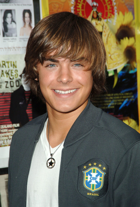 Galéria: Előtte-utána: Így változott meg Zac Efron arca az elmúlt 16 évben