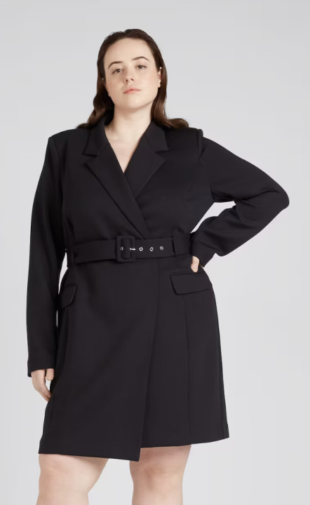 Galéria: Ruhadarabok teltkarcsú nőknek, amik slankítják az alakot 