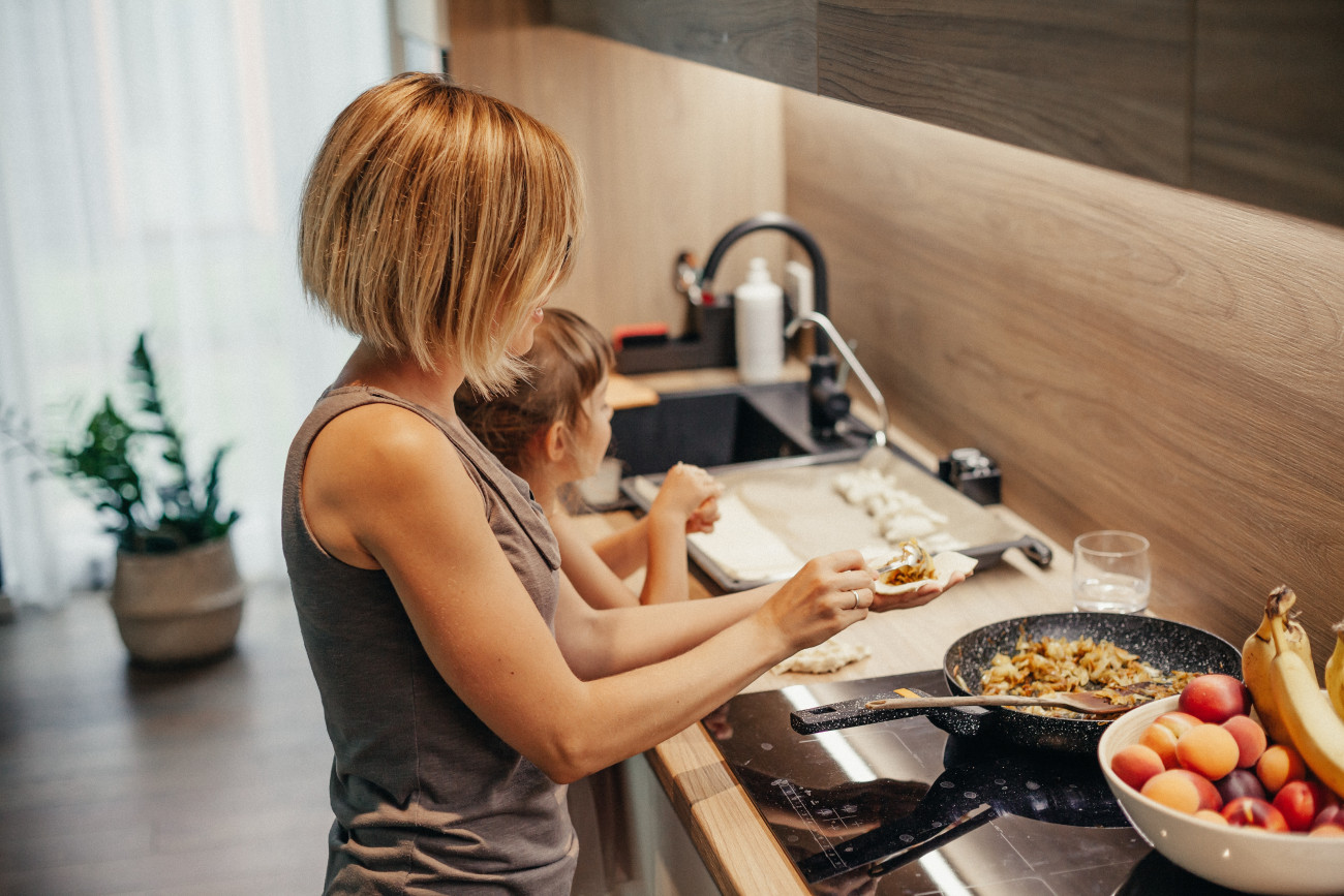Galéria: Anyák és apák között egyenlőtlenségek: 8 szemléletes példa