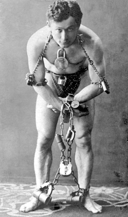 Galéria: Így élt minden idők egyik legnagyobb szabadulóművésze: Harry Houdini