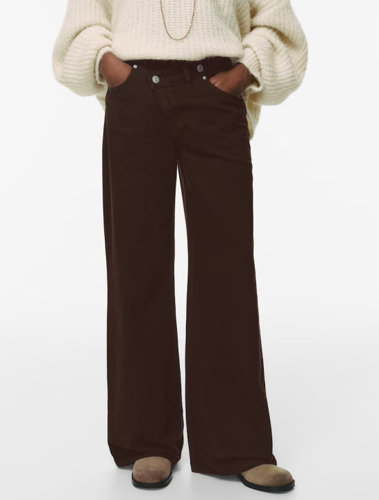 Galéria: Shoppingtippek: Ezen a télen nincs stílusosabb farmer, mint a barna, íme a legjobb vételek