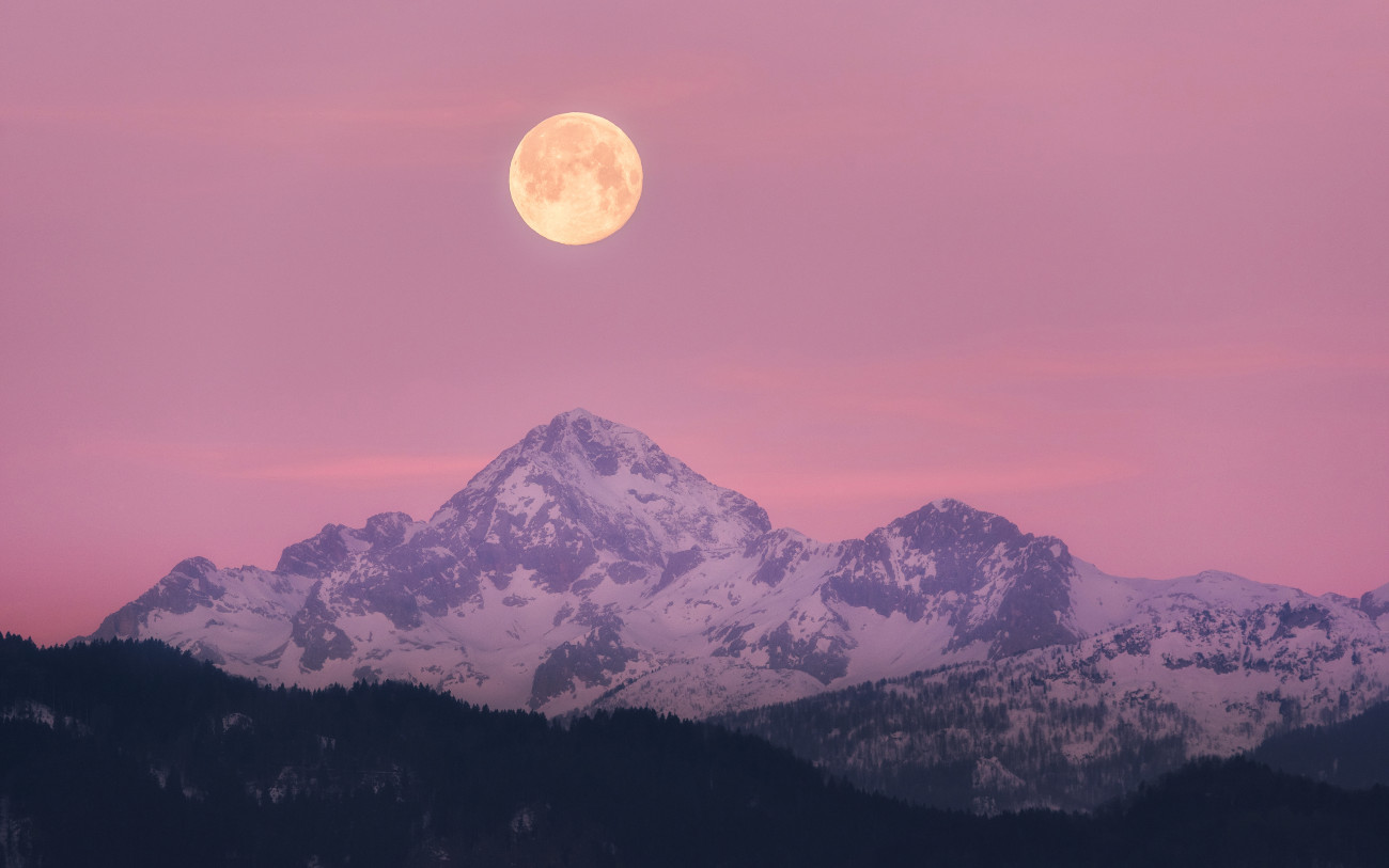 Galéria: Ezeknek a csillagjegyeknek hoz szerencsét a Havas Hold 2026-ban