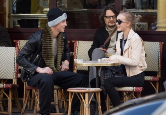 Johnny Depp szexuálisan fluid tinilányának új pasija elvált apuka