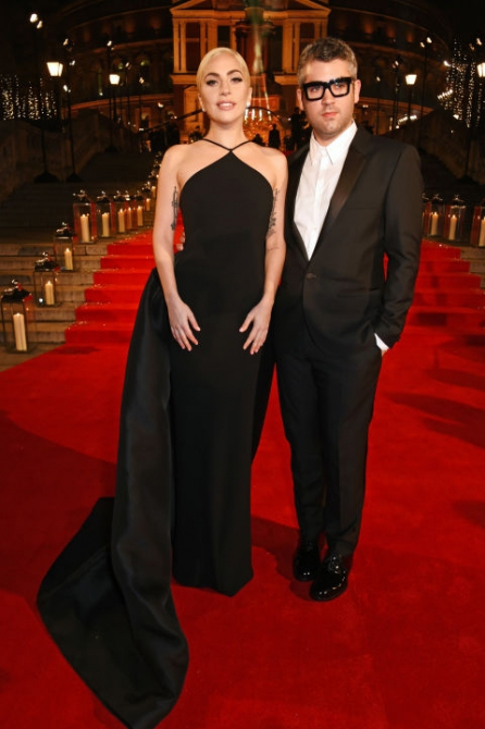 Galéria: Idén sem volt unalmas: íme az idei British Fashion Awards legszebb szettjei!