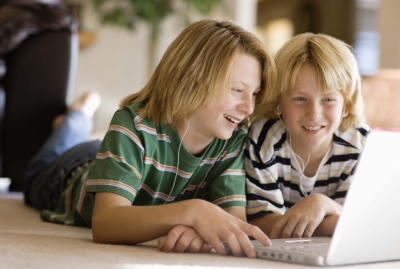 Borítókép: 5 ok, amiért örülök neki, hogy a gyerekeim sokat kütyüznek