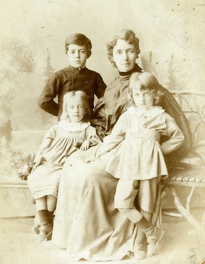 Borítókép: Festői szerelmek: Ferenczy Károly és Fialka Olga