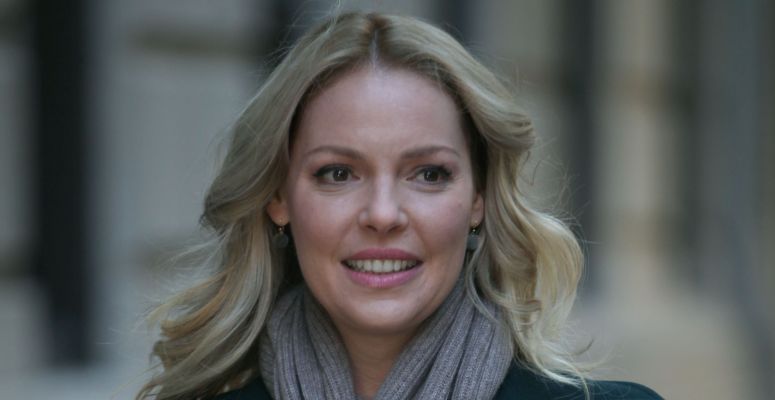 Fehérneműben mutatta meg formás alakját Katherine Heigl