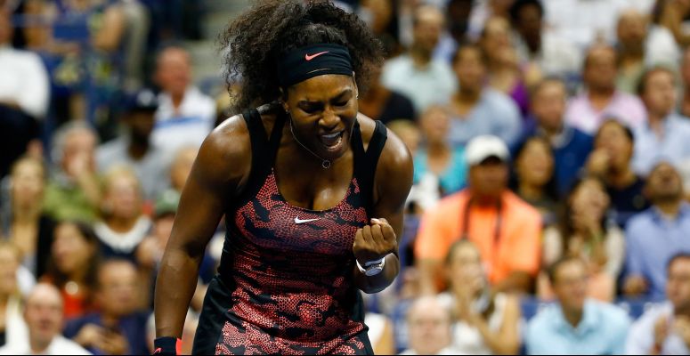 Serena Williams egyenes, zöld hajjal hódít!