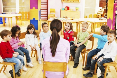 Borítókép: Az anyák 5 leggyakoribb és legnagyobb bölcsis dilemmája