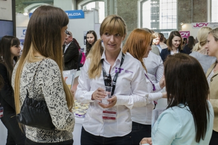 Borítókép: Karrierépítés anyaként? Miért ne?