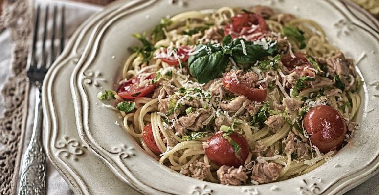 Borítókép: Tésztaparti - tonhalas caprese recept