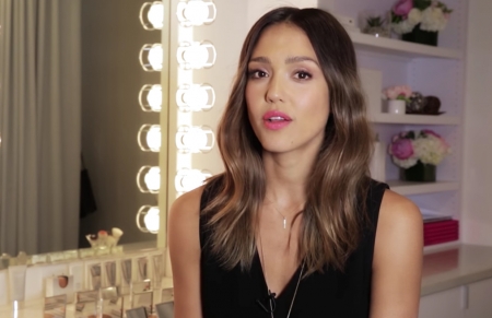 Borítókép: Ezentúl máshogy festem a szempillámat – kösz, Jessica Alba!