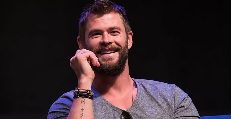 A nap legédesebb képe: Chris Hemsworth a gyerekeivel szunyókál