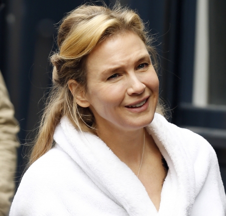 Borítókép: Renée Zellweger kiakadt, hogy folyton csak lekövérezik