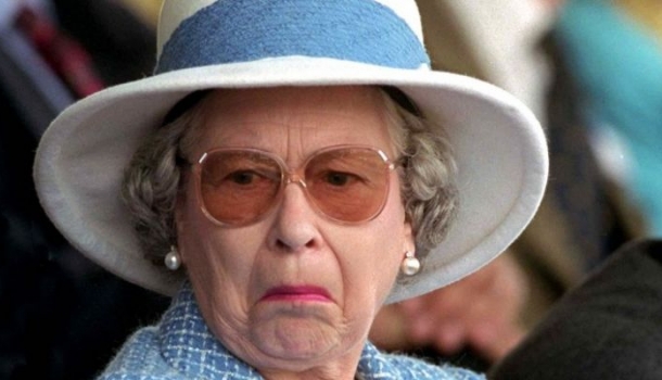 Borítókép: Tiszteletet a királynőnek! A legviccesebb mémek Erzsébet királynő szülinapi szettjéről