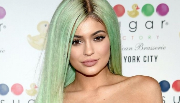 Borítókép: Ezt hogy gondolta? Kylie Jenner összezavarta az egész világot új kollekciójával 