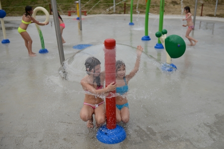 Borítókép: Tovább bővült a Katica tanya!