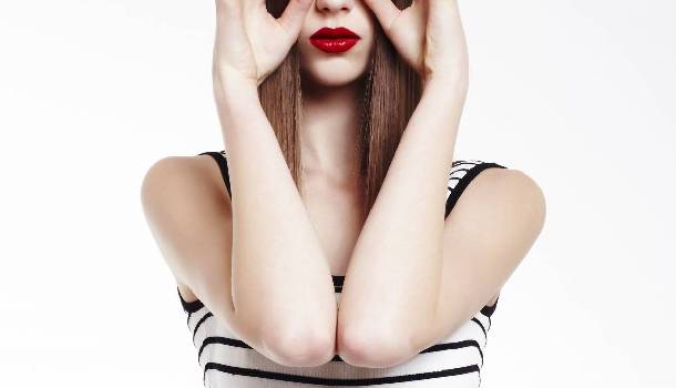 Borítókép: Így viselj fekete-fehéret!