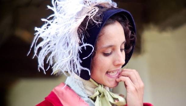 Borítókép: Trokán Nóra kosztümös filmben játszik főszerepet