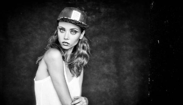 Borítókép: Bennfentes: Múzsám, Vella