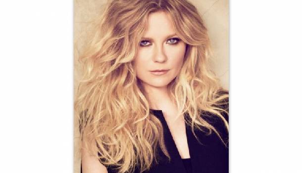 Borítókép: Kirsten Dunst a L'Oréal Professionnel nagykövete