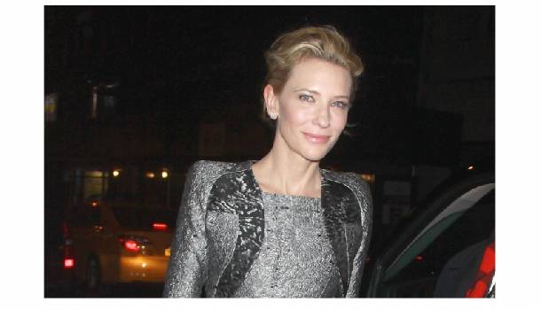 Borítókép: Cate Blanchett stílusosan indítja az új évet