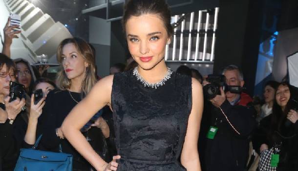 Borítókép: Miranda Kerr már a H&M arcaként jelent meg a párizsi show-n