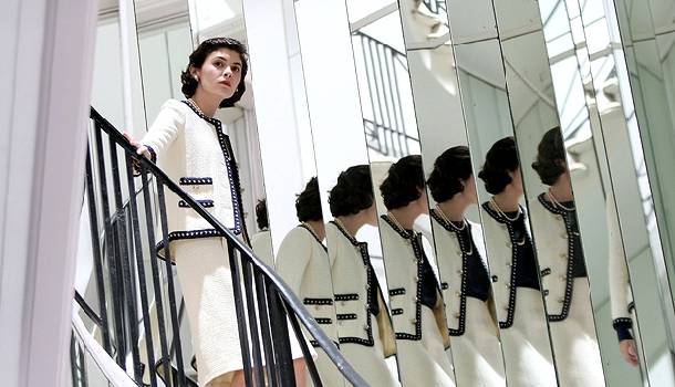 Borítókép: Divatklasszikusok: A Chanel-kosztüm