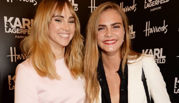 Borítókép: Móka és kacagás Karl Lagerfeld parfümbemutatóján