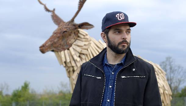 Borítókép: Szőke Gábor Miklós most juhot alkotott