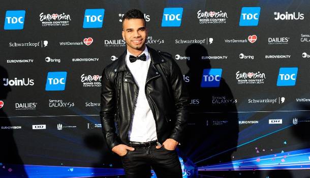 Borítókép: Vörös szőnyegen Kállay-Saunders András