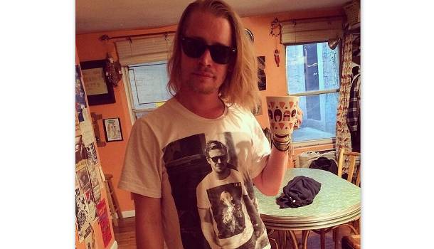 Borítókép: Macaulay Culkin Ryan Gosling pólót visel. Ja nem, fordítva!