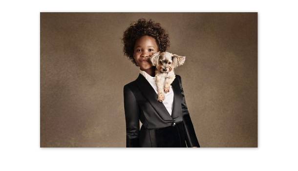 Borítókép: Imádni való gyereksztárral frissít az Armani